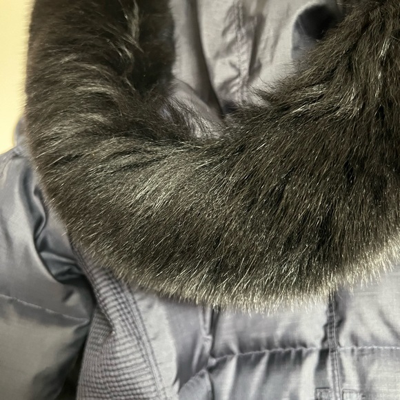 Burberry Navy and Gold Jacket with Black Fur Collar XS - Picture 6 of 6